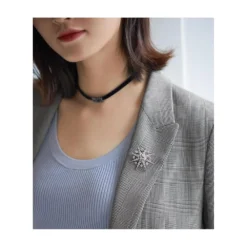 GUOXIAOMEI Christmas Brooch Pin With Rhinestone Crystal CZ Pearl Winter Snowflake Snowman Wreath Brooches Festive Decorations Ornaments Necktie Dress Accessories Jewelry For Women Girls Xmas -Xmas Mart Sales 613qes tWIL. AC SR10001000