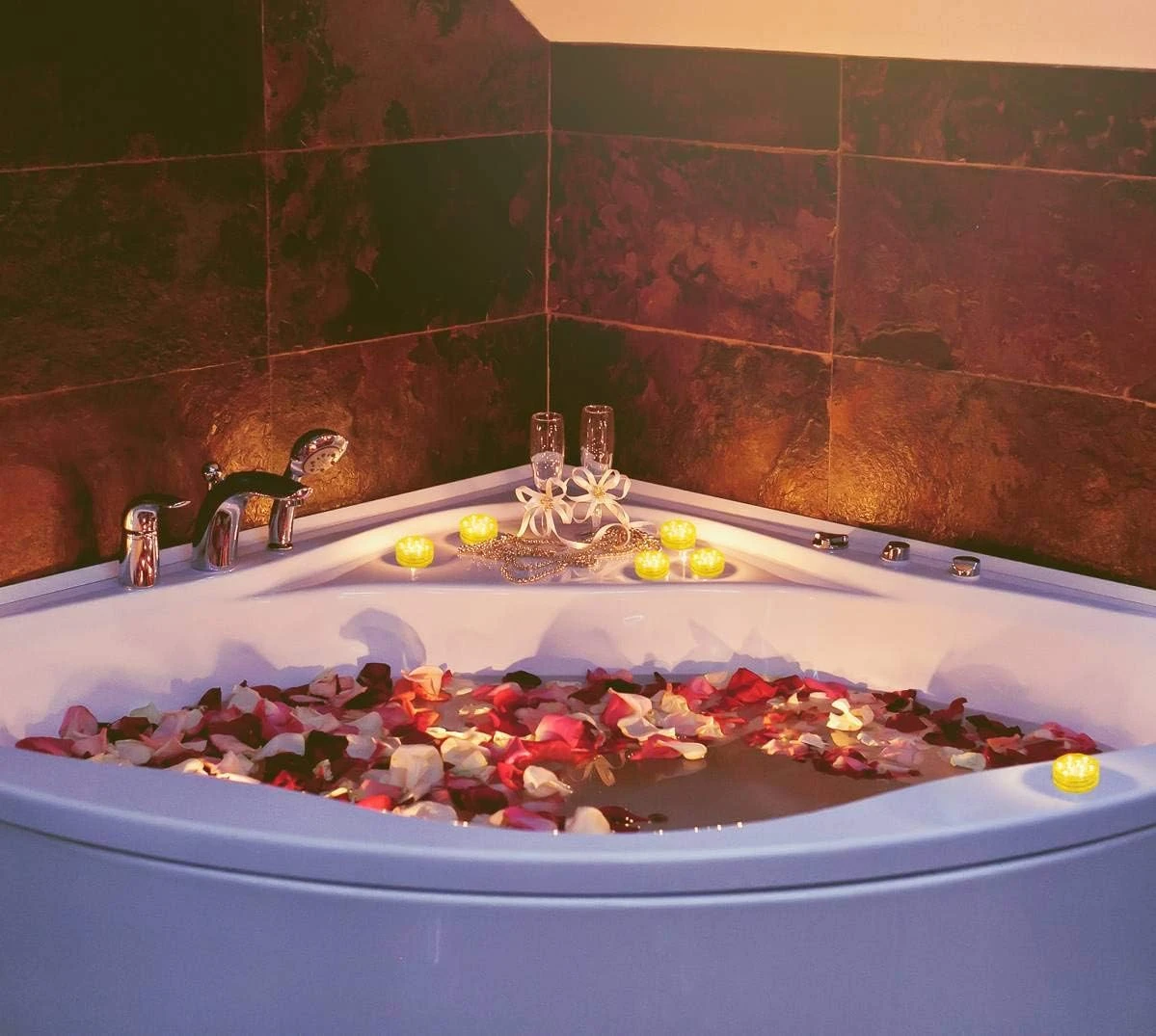 HouLight Submersible LED Lights With Suction Cups, Remote Control, 2 Pack Waterproof Bathtub Lights With Color Changing LED For Hot Tubs, Pools, Parties, Halloween, Christmas And Room Decorations 5 HouLight Submersible LED Lights With Suction Cups, Remote Control, 2 Pack Waterproof Bathtub Lights With Color Changing LED For Hot Tubs, Pools, Parties, Halloween, Christmas And Room Decorations - Image 3