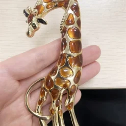 Enamel Giraffe Animal Brooch Pin For Women Girls Men Fashion Rhinestone Gold Tone Exquisite Big Dress Hat Costume Accessories Creative Christmas Birthday Holiday Decor Jewelry Gift For Pet Lover -Xmas Mart Sales 61IFDs6D6HL. AC UL1000