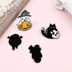 FLOGWE Fashion Christmas Brooch Pin Enamel Lapel Badge Brooch Halloween Brooch Pin Pendant Pin Cute Brooch Pin Cartoon Brooch Pin Badges Brooch Pins For Xmas And H -Xmas Mart Sales 61KmoXDYrtL. AC UL1000