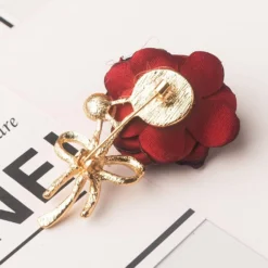 Samiyack Rose Flower Brooch Pins – Pink Red Handmade Fabric Floral Flower Brooches For Wedding Banquet Christmas Party Valentine’s Day Gift For Women Men Bridal Wife Mom -Xmas Mart Sales 61zX3JL6JtL. AC UL1005