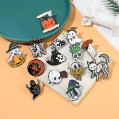 FLOGWE Fashion Christmas Brooch Pin Enamel Lapel Badge Brooch Halloween Brooch Pin Pendant Pin Cute Brooch Pin Cartoon Brooch Pin Badges Brooch Pins For Xmas And H -Xmas Mart Sales 71 nAISE21L. AC UL1000