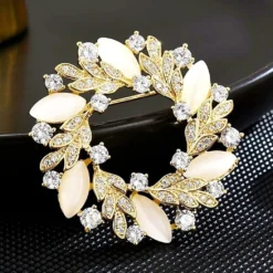 Brooches & Pins For Women, Flower Butterfly Dragonfly Heart Snowflake Brooch Pins, They Are The Best Choice For Women's Wedding Corsage Birthday Jewelry Gift Valentine's Day Christmas Gift -Xmas Mart Sales 71BLLm I5zL. AC UL1394