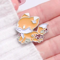 Cute Maple Fox Brooch,Autumn Fox Pin Fox And Fall Leaves Brooch Cartoon Animal Badges Pins Clothing Hat Bag Accessories For Christmas Jewelry Gifts -Xmas Mart Sales 71PSRZiE0xL. AC UL1500