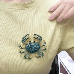 Rhinestone Crab Brooch Pin For Women Girls Gold Plated Fashion Crystal Marine Animal Brooches Lapel Pins Shiny Exaggerated Cute Holiday Vacation Christmas Jewelry Gift For Theme Party -Xmas Mart Sales 71aSeMOuH8L. AC UL1000