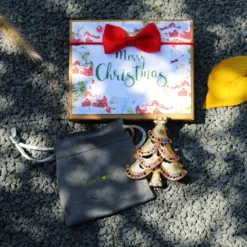 RareLove Golden Christmas Tree Christmas Brooch Pin Cute Bowknot Multi Rhinestone Crystal Brooches For Women Alloy Plated Holiday Gift -Xmas Mart Sales 91mrV3qCDYL. AC UL1500